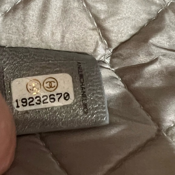 🔥🔥LiKe new Chanel Reissue Metallic Silver cosmetic Bag - Picture 8 of 9